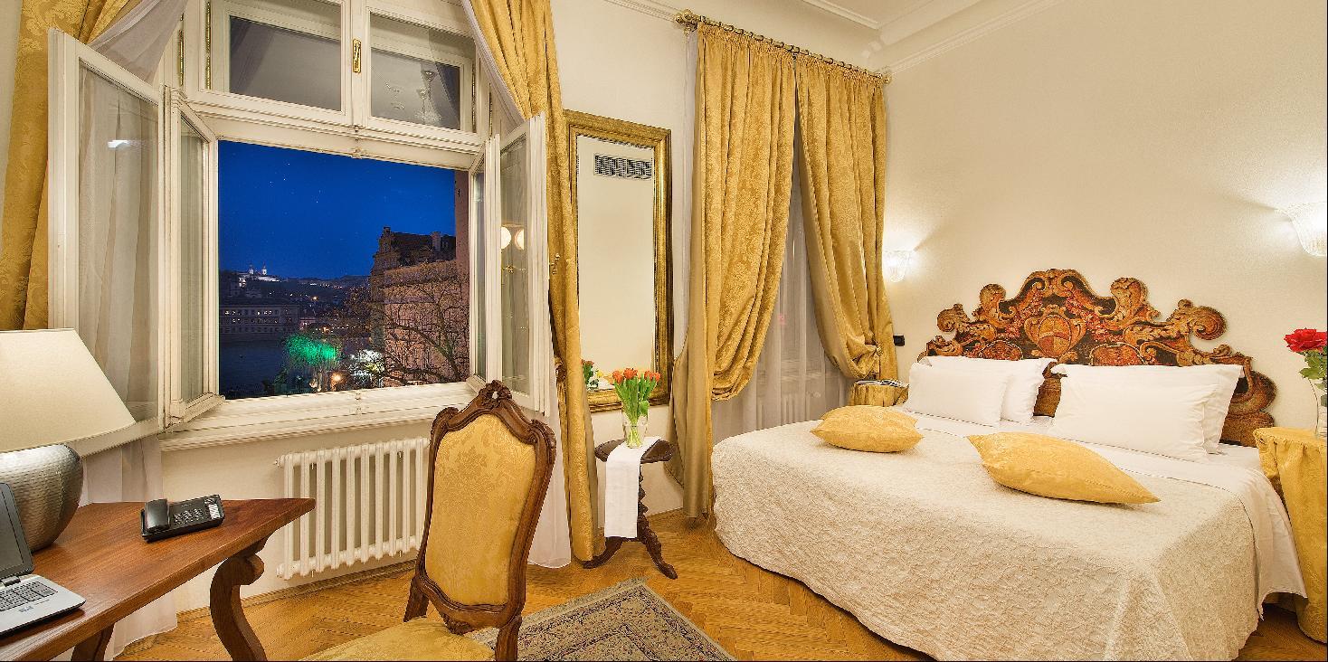 Hotel Charles Bridge Palace Prague